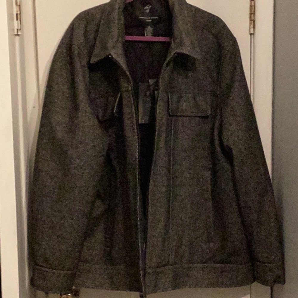 Shaquille O’Neal  Gray Wool Pea Coat with Structured Silhouette